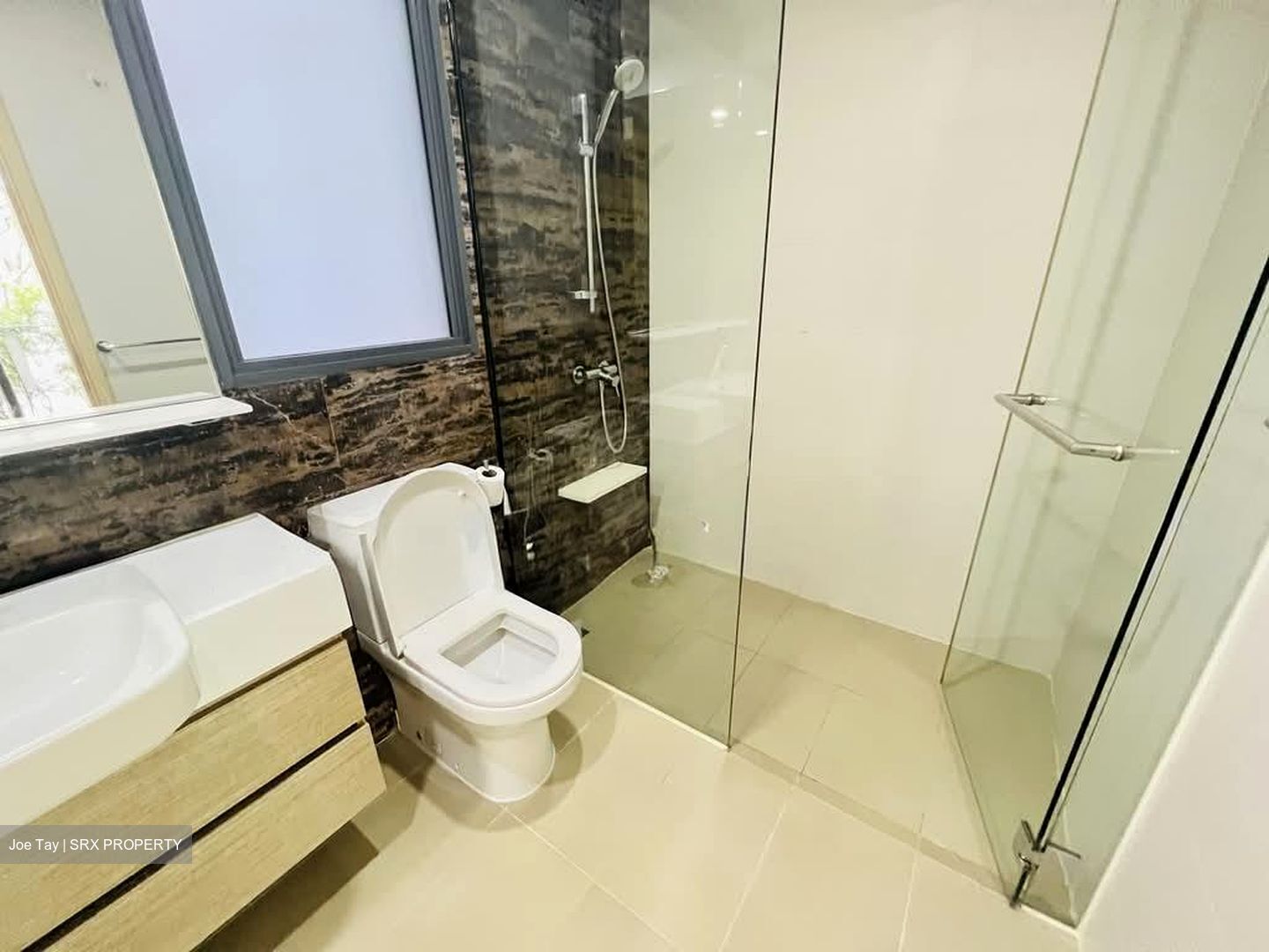 The Luxurie (D19), Condominium #598196371